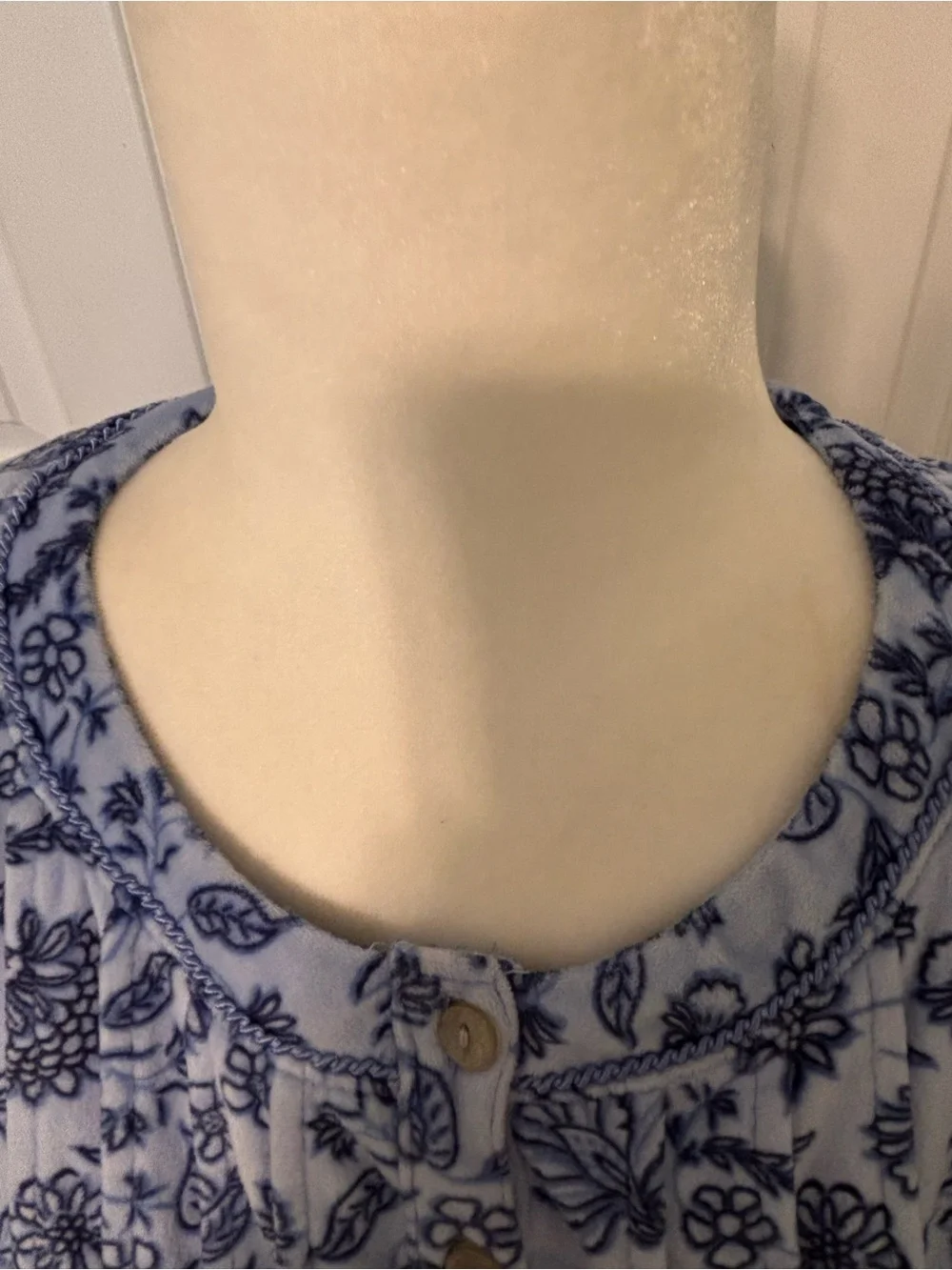 ARIA Blue Floral Fleece Sleep Shirt/Robe Size Large
